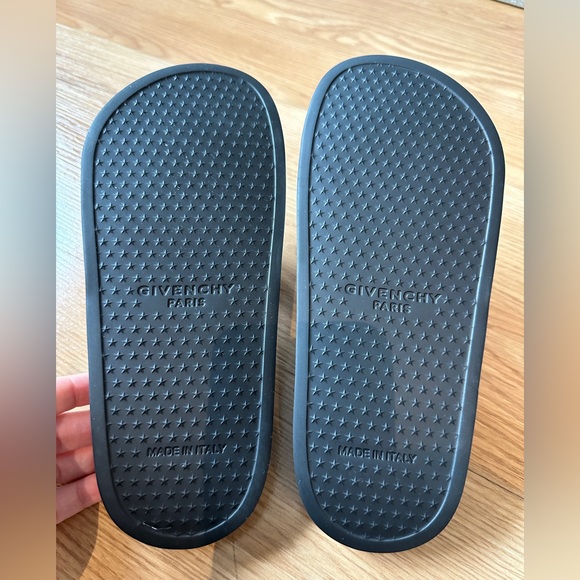Brand New Givenchy Women’s irridescent slides - Picture 3 of 4